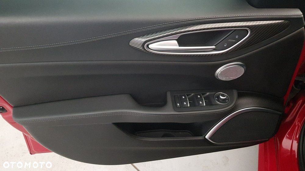 Alfa Romeo Giulia - 24