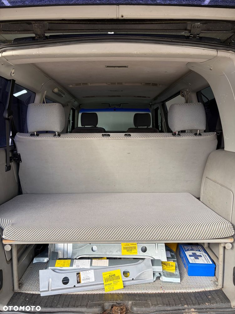 Volkswagen Multivan - 12