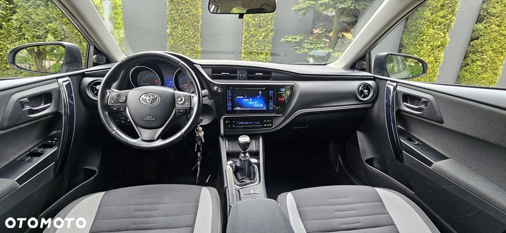 Toyota Auris 1.6 Premium - 15