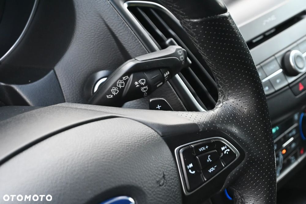 Ford Focus 1.5 EcoBoost Start-Stopp-System ST-LINE - 34