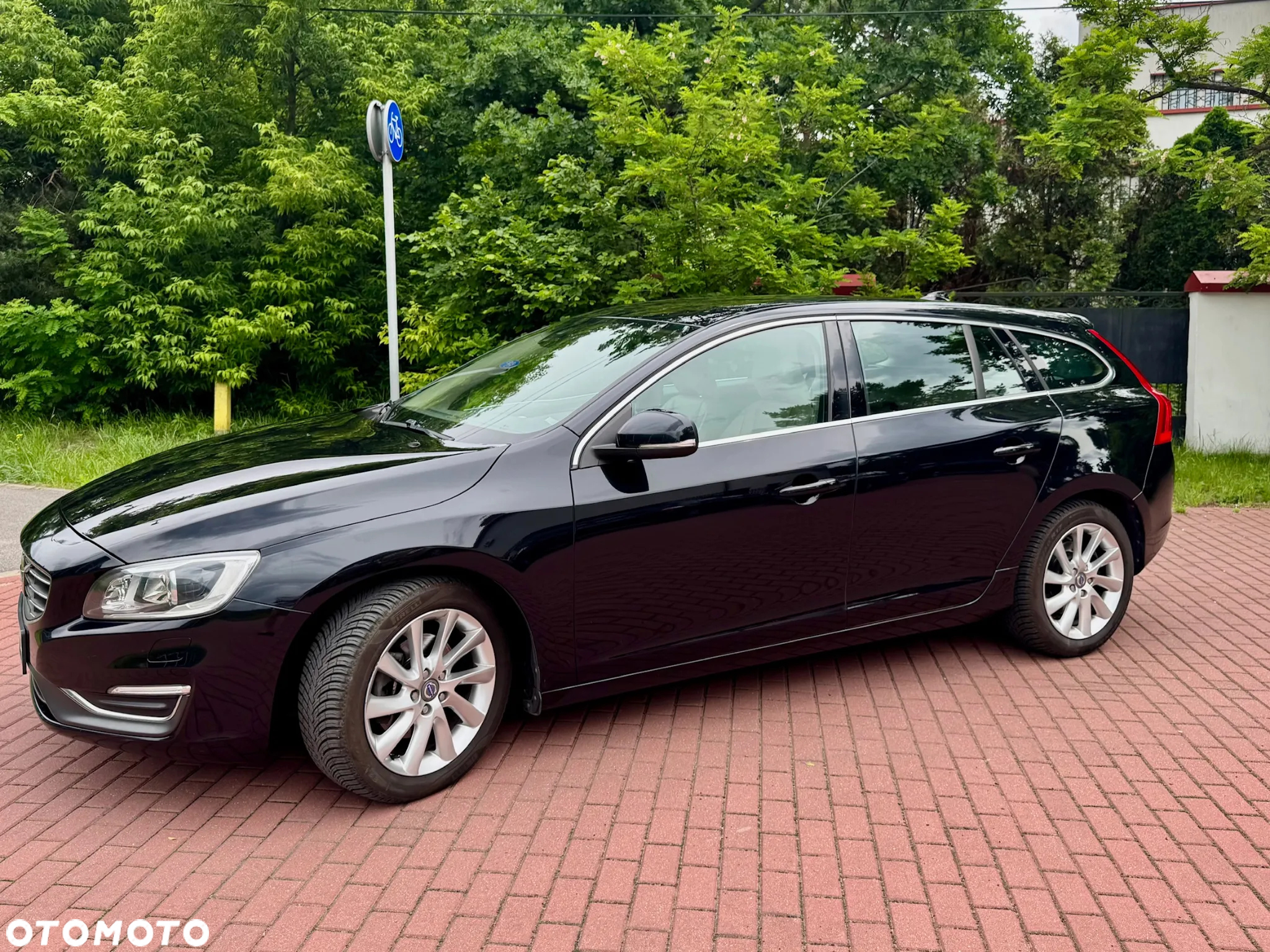 Volvo V60 T3 Summum - 2