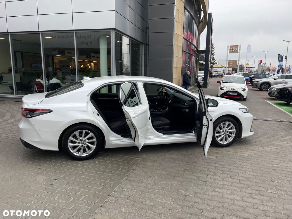 Toyota Camry 2.5 Hybrid Comfort CVT - 11