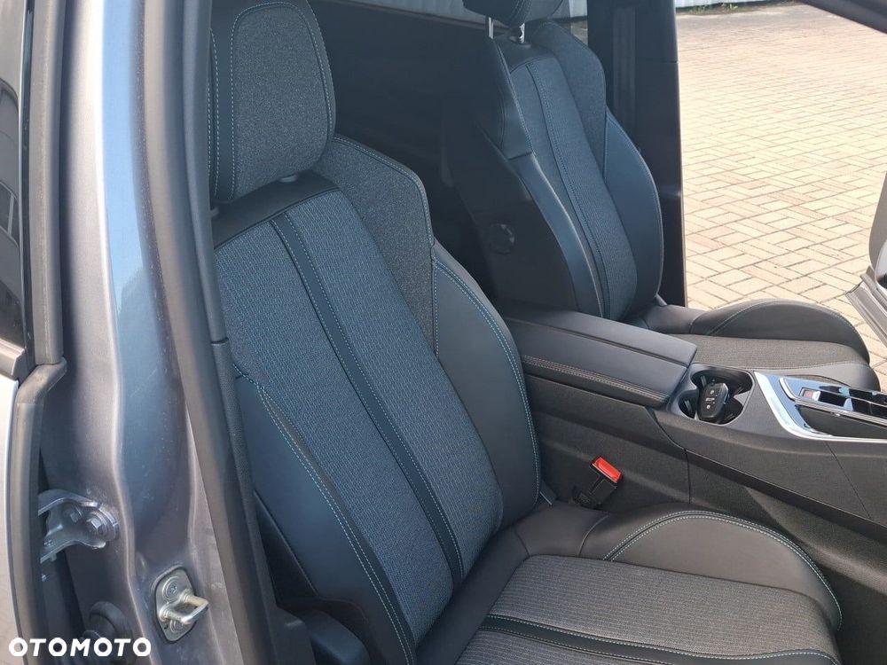 Peugeot 5008 1.2 PureTech mHEV Allure Pack S&S e-DCS6 - 29