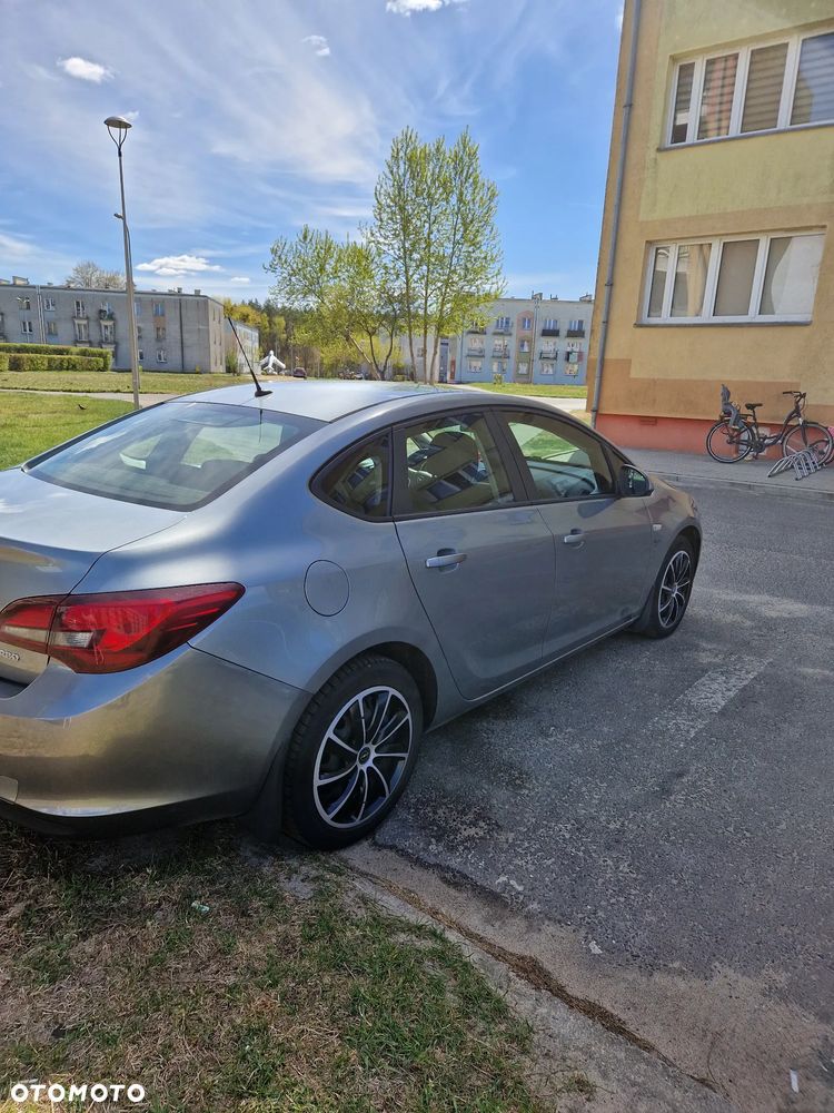 Opel Astra 1.4 Turbo - 5