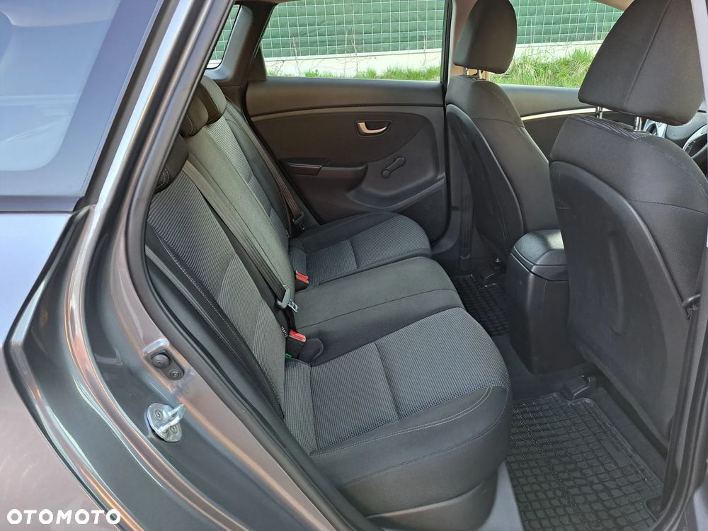 Hyundai i30 1.6 CRDi Classic + - 12