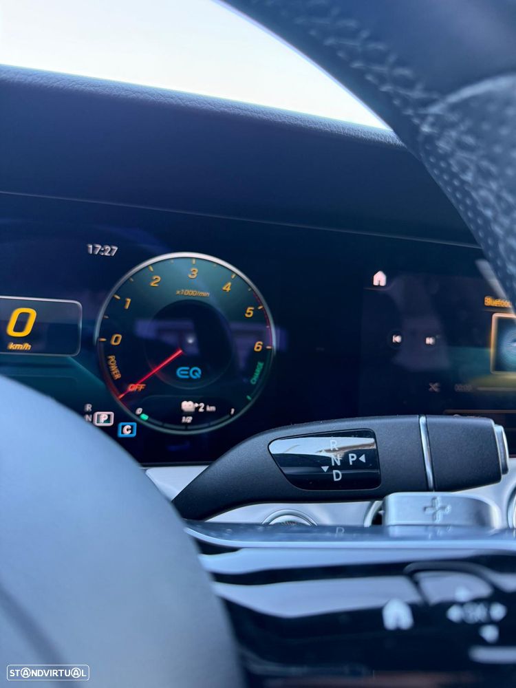 Mercedes-Benz E 300 de 4Matic 9G-TRONIC AMG Line - 27