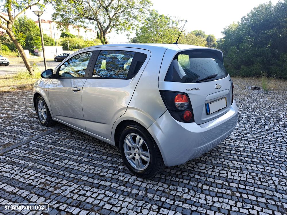 Chevrolet Aveo 1.2 LTZ - 12