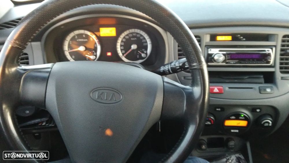 Kia Rio - 1