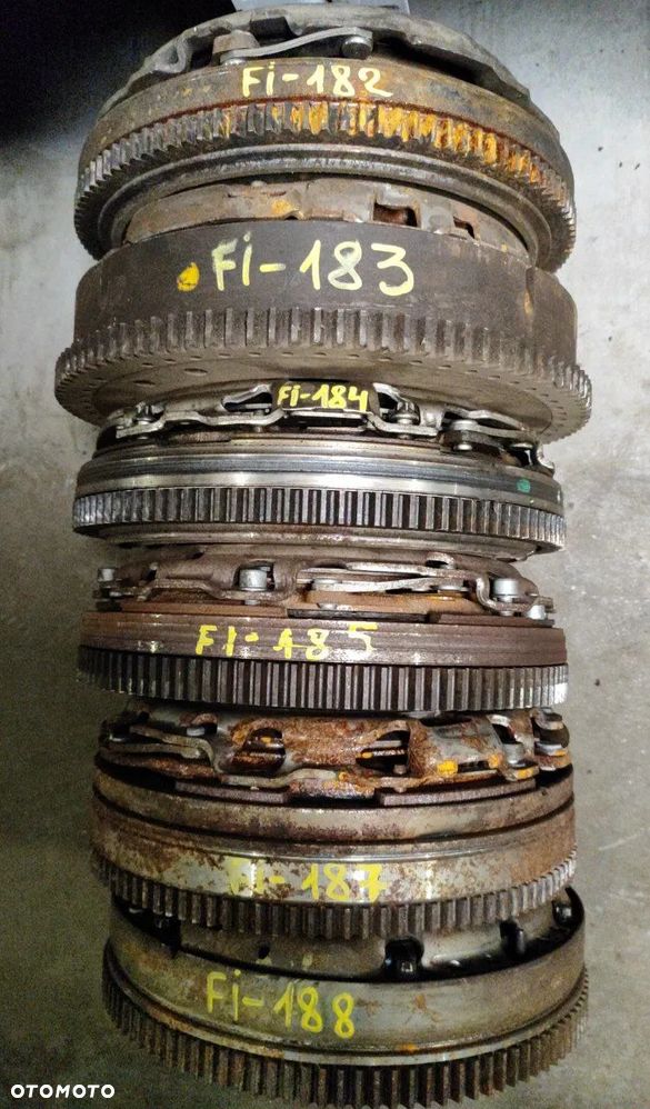 FIAT ALFA ROMEO LANCIA / DIESEL / BENZYNA SPRZĘGŁO KOŁO ZAMACHOWE TARCZA DOCISK DWUMAS - 17