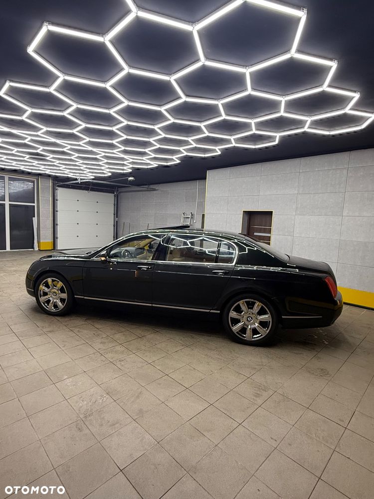 Bentley Flying Spur - 3