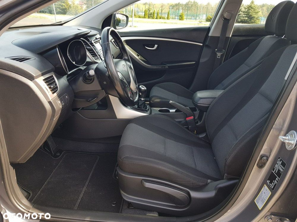 Hyundai i30 1.4 Classic + - 10