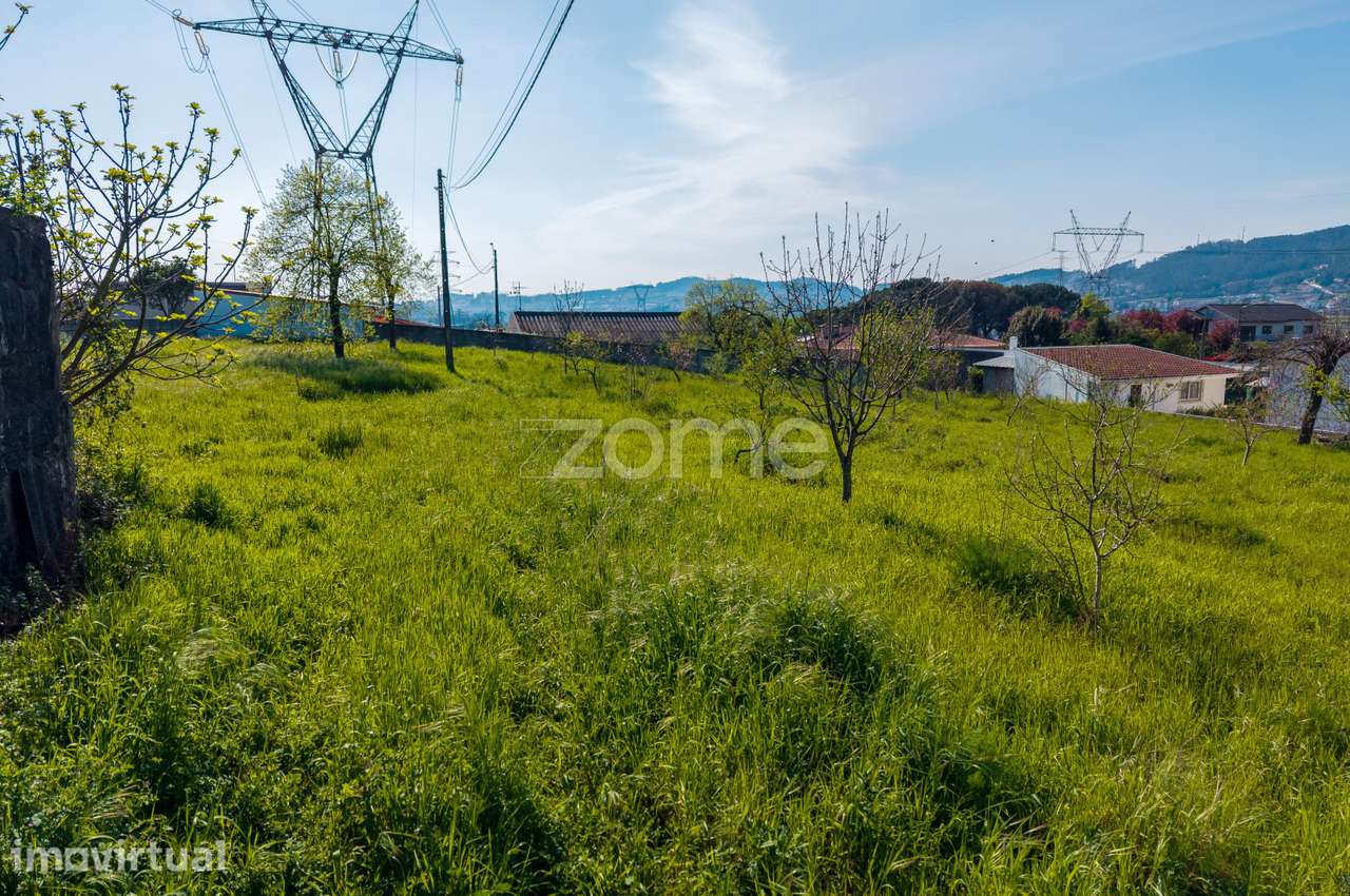 Terreno com 2120m2 em Serzedelo, Guimarães - Grande imagem: 5/8