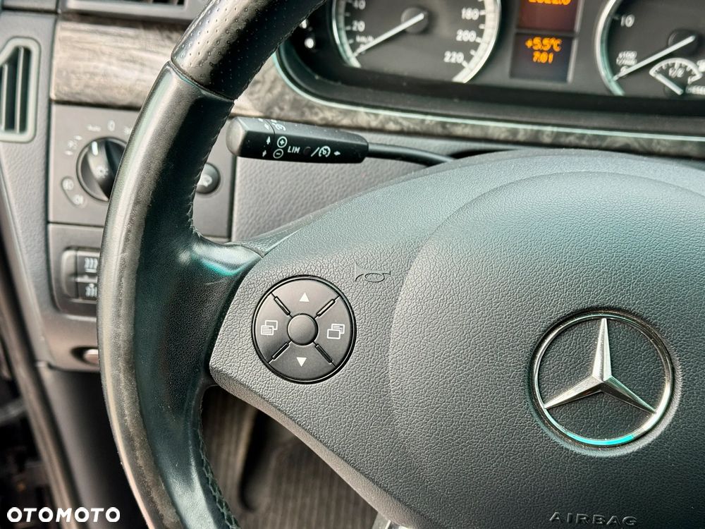 Mercedes-Benz Viano - 28