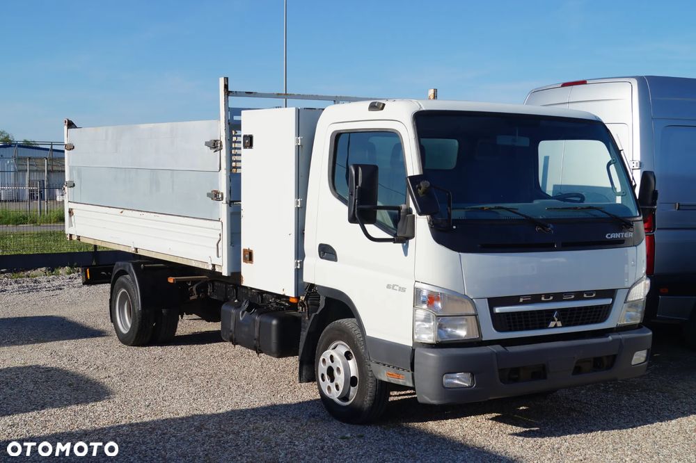 Mitsubishi CENTER FUSO - 19