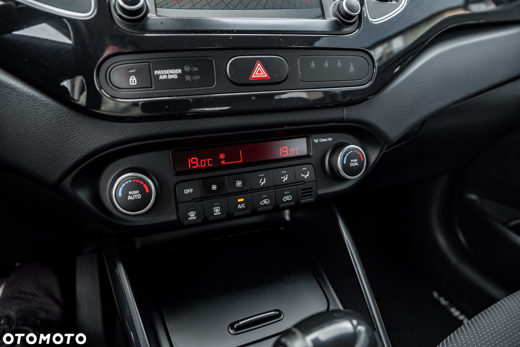 Kia Carens 1.7 CRDi L - 33