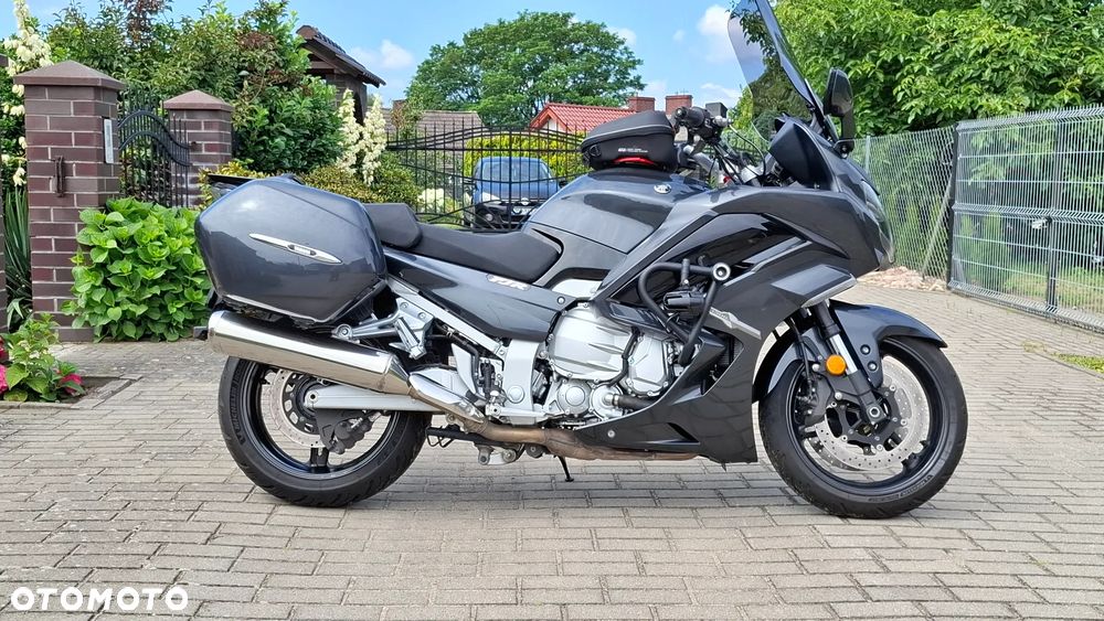 Yamaha FJR - 2