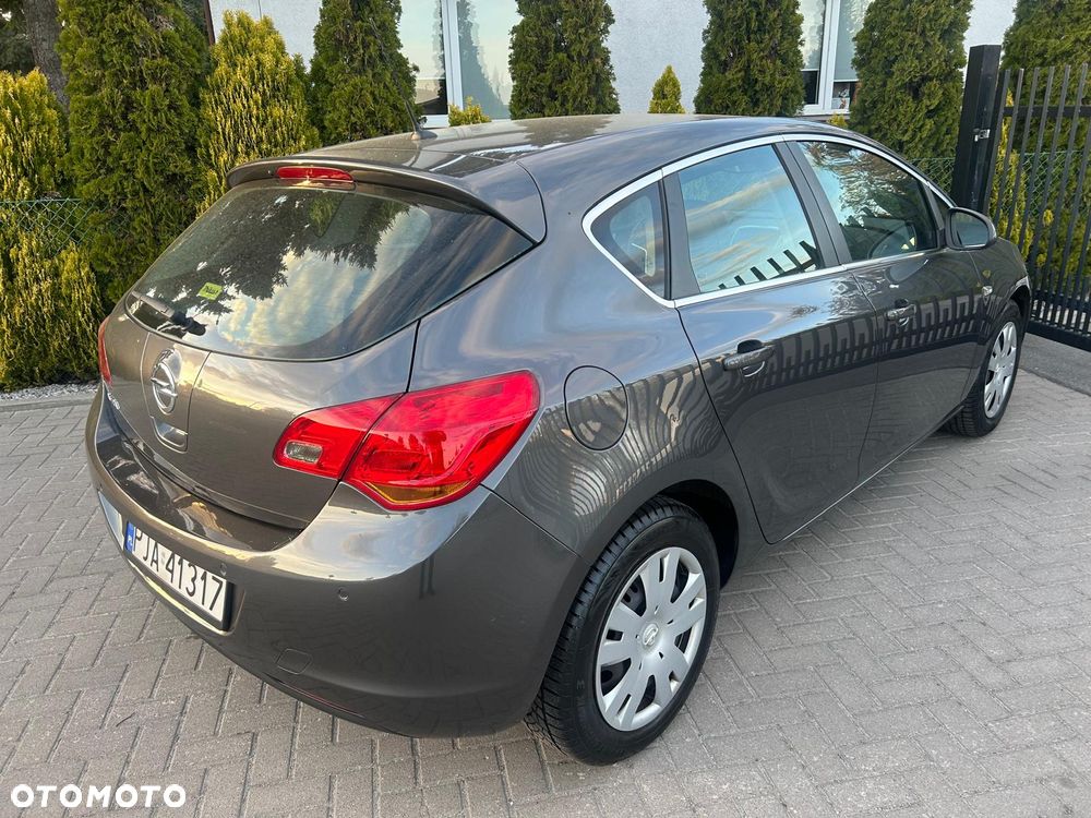 Opel Astra 1.6 Cosmo - 9
