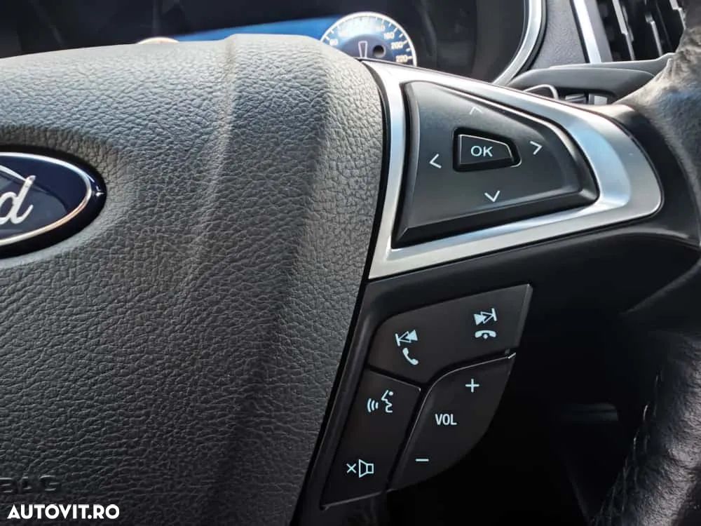 Ford Edge 2.0 TDCi Powershift Titanium - 29