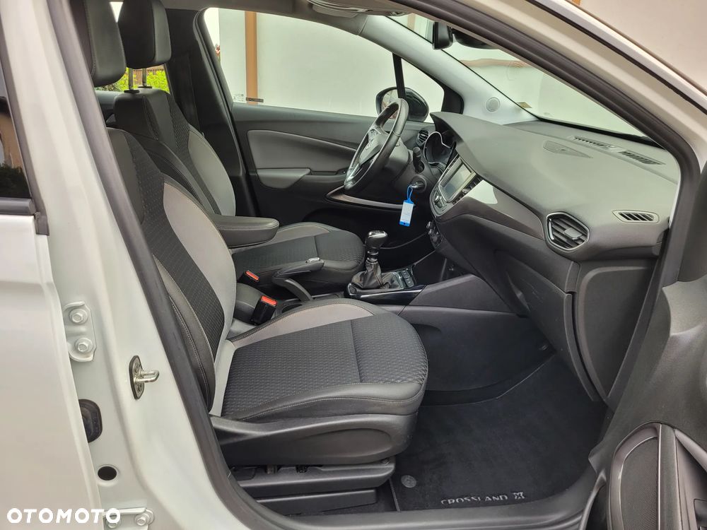 Opel Crossland X 1.2 T Design Line S&S - 14