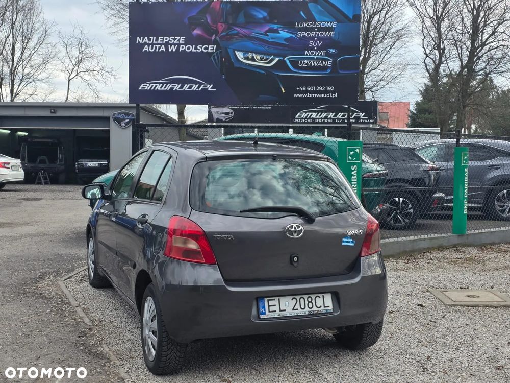 Toyota Yaris 1.3 Terra - 8