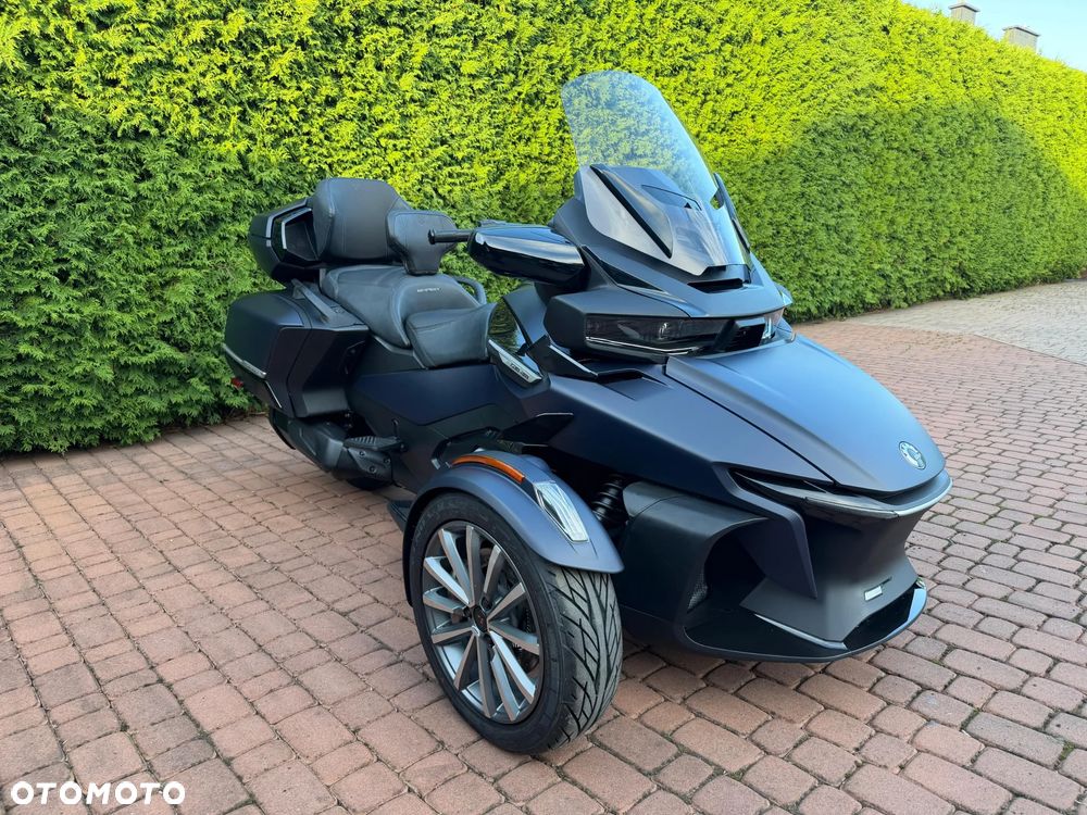 Can-Am Spyder - 2