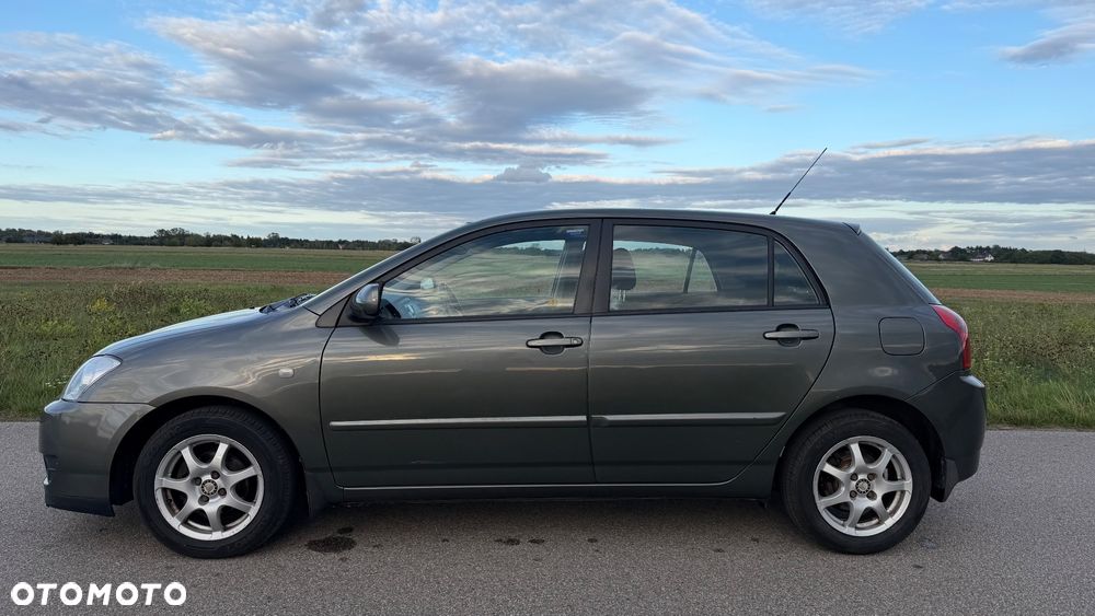 Toyota Corolla 1.6 VVT-i Sol - 4