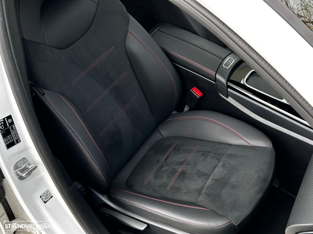 Mercedes-Benz A 250 e 8G-DCT AMG Line - 37