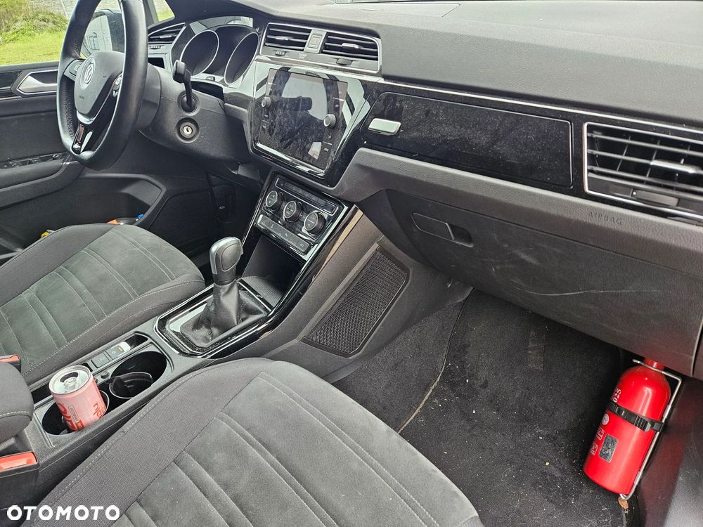 Volkswagen Touran 2.0 TDI SCR DSG Comfortline - 6