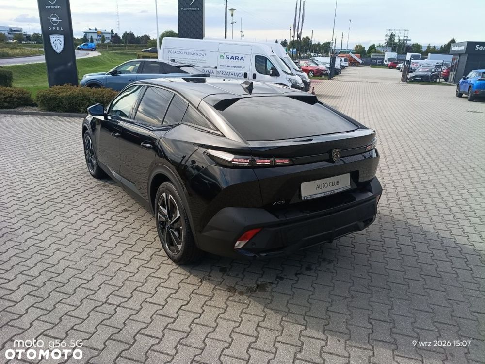 Peugeot 408 - 8