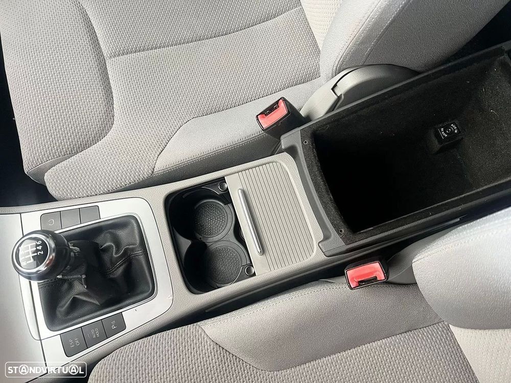 VW Passat Variant 2.0 TDI Confortline - 15