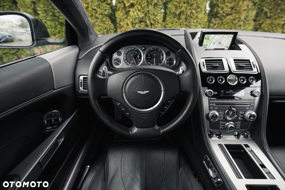 Aston Martin DB9 - 11