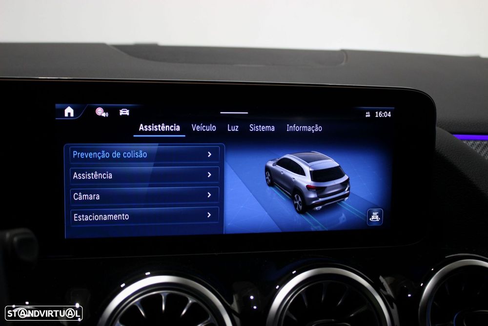 Mercedes-Benz GLA 180 d AMG Line - 30