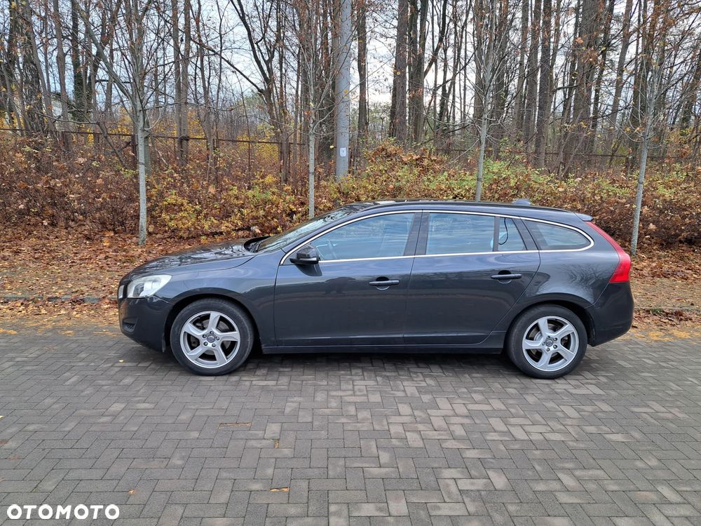 Volvo V60 T3 Summum - 3
