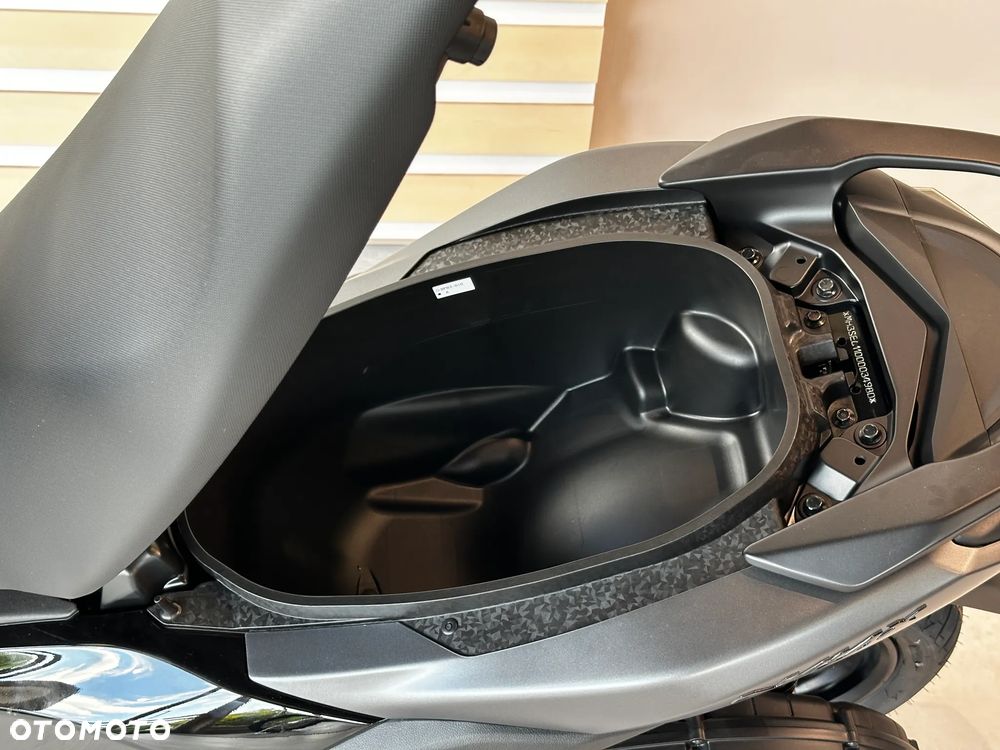 Yamaha NMAX - 6