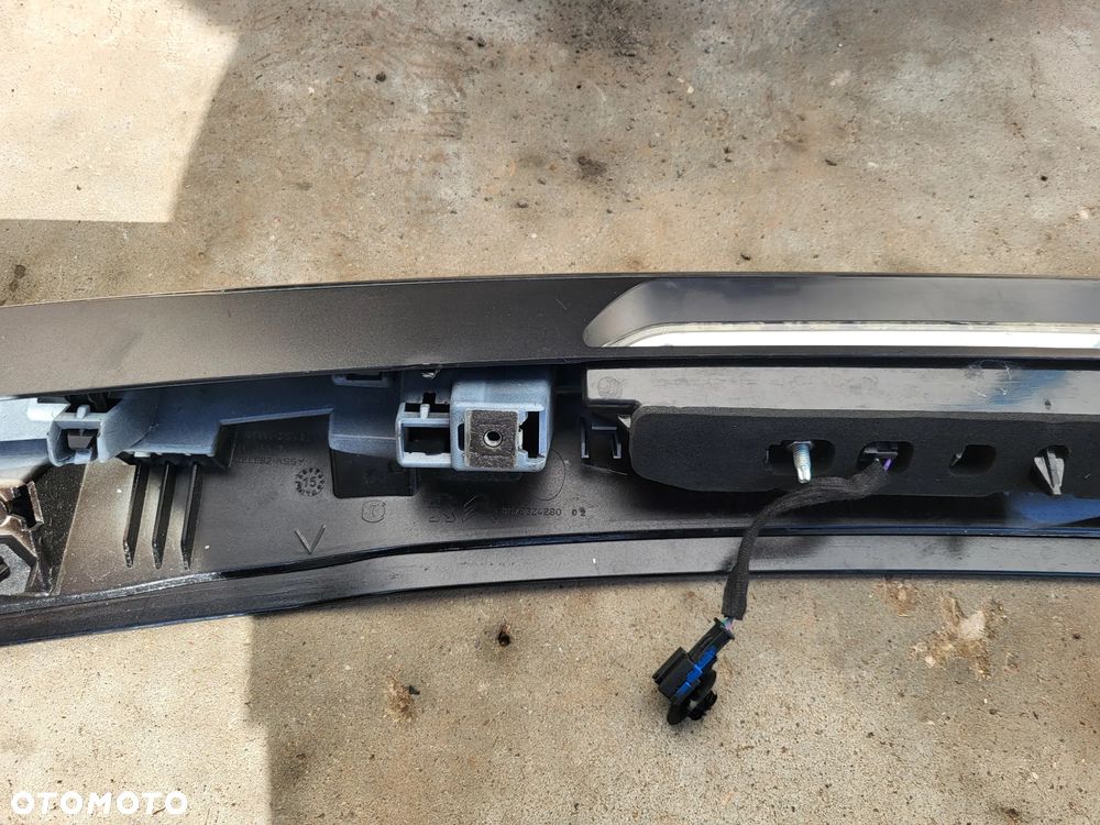 Spoiler blenda tylnej klapy Peugeot 2008 - 10