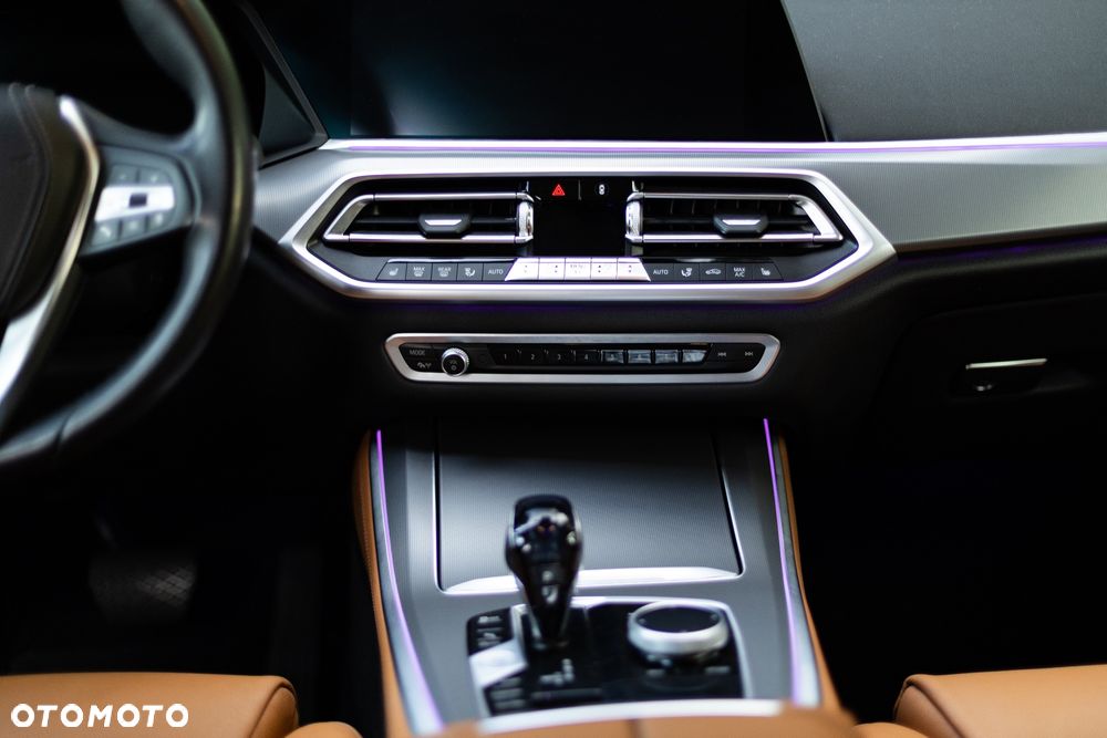 BMW X5 xDrive40i - 16