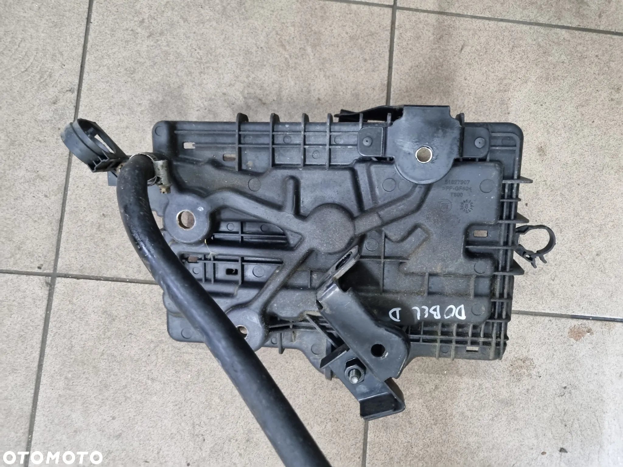 PODSTAWA AKUMULATORA OPEL COMBO D FIAT DOBLO 3 III 10-20r. - 2