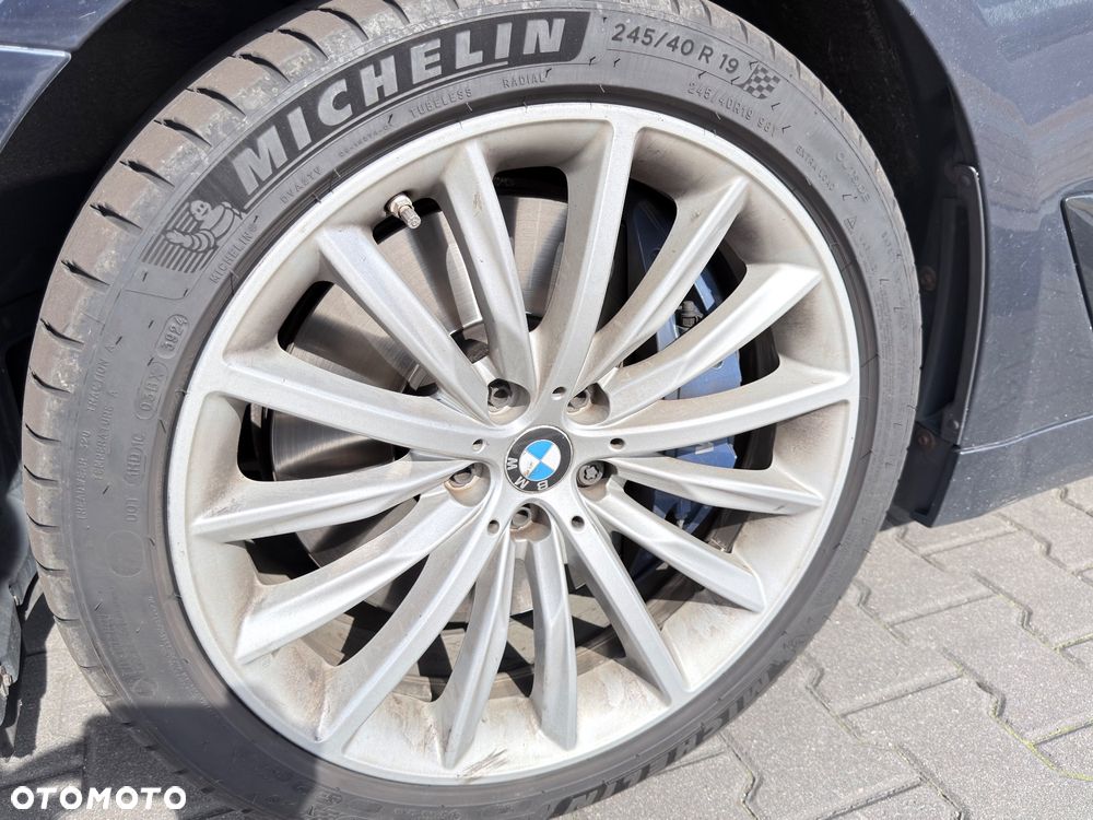 BMW Seria 5 540i Luxury Line - 12