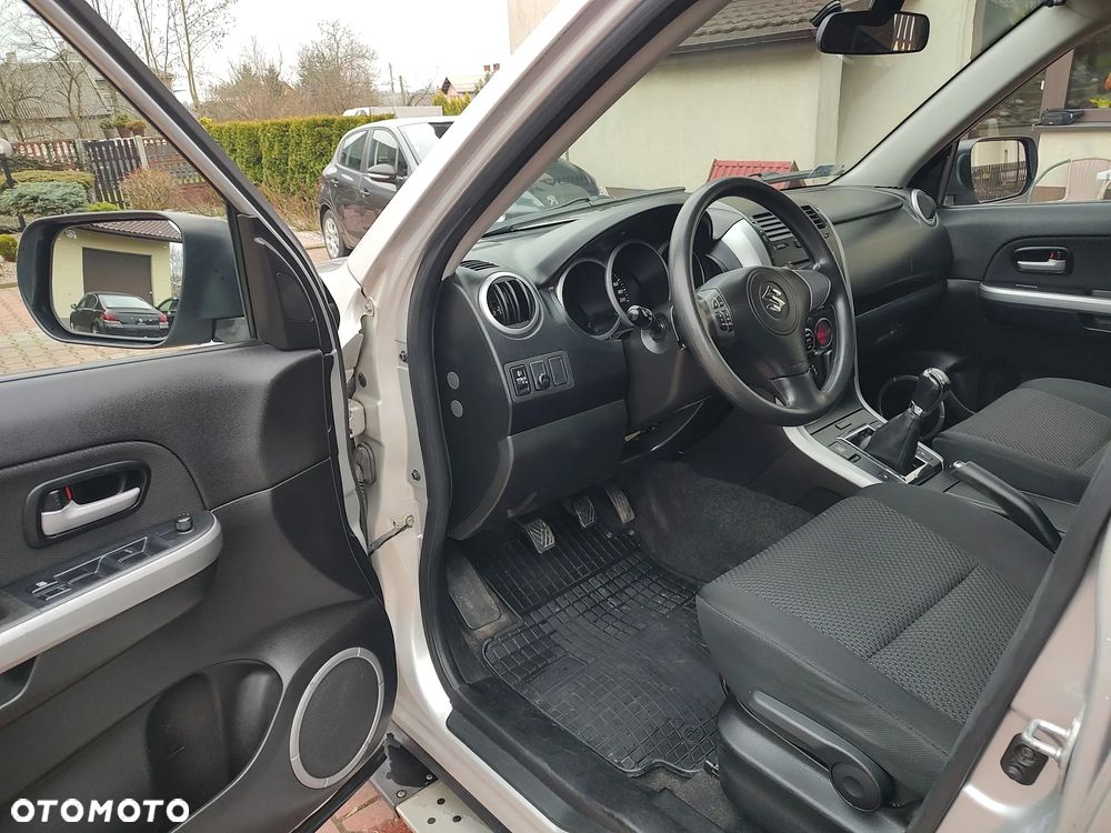 Suzuki Grand Vitara 1.9 DDiS Elegance EU5 - 7