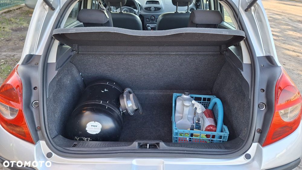 Renault Clio - 16