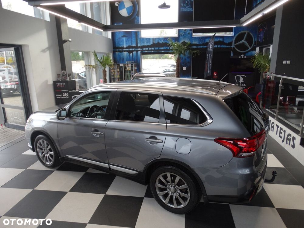 Mitsubishi Outlander - 8