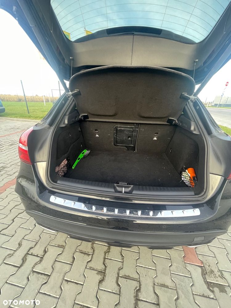 Mercedes-Benz GLA 200 d 7G-DCT - 8