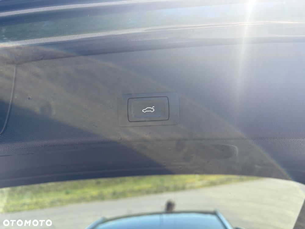 Audi A4 Avant 2.0 TDI ultra S tronic sport - 12