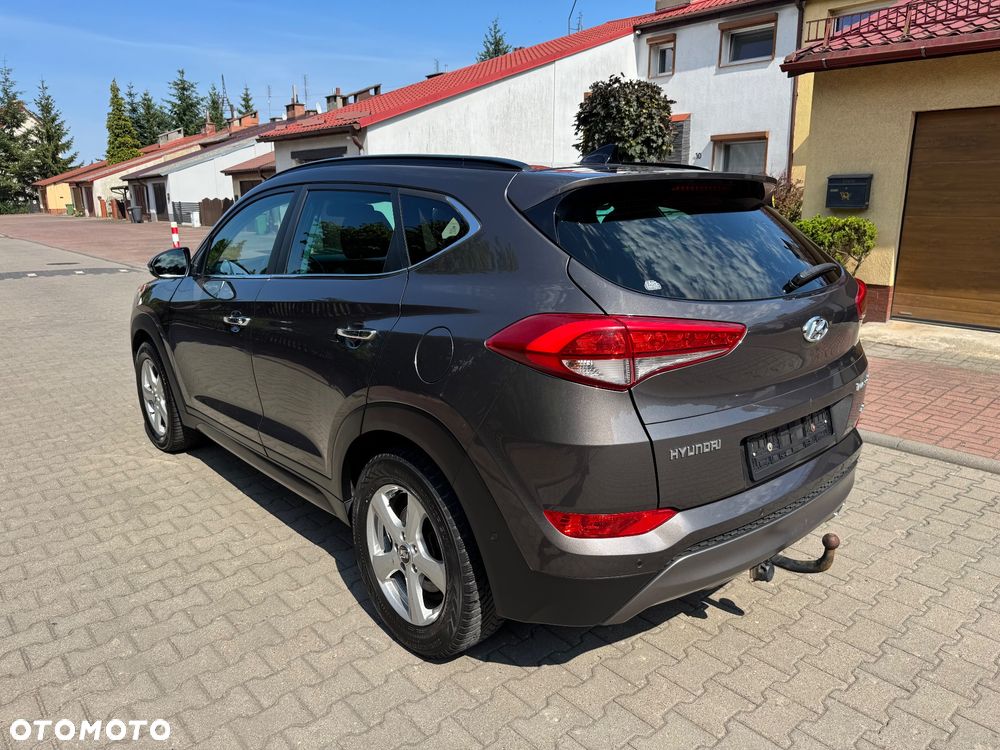 Hyundai Tucson 2.0 CRDI 4WD Automatik Premium - 2