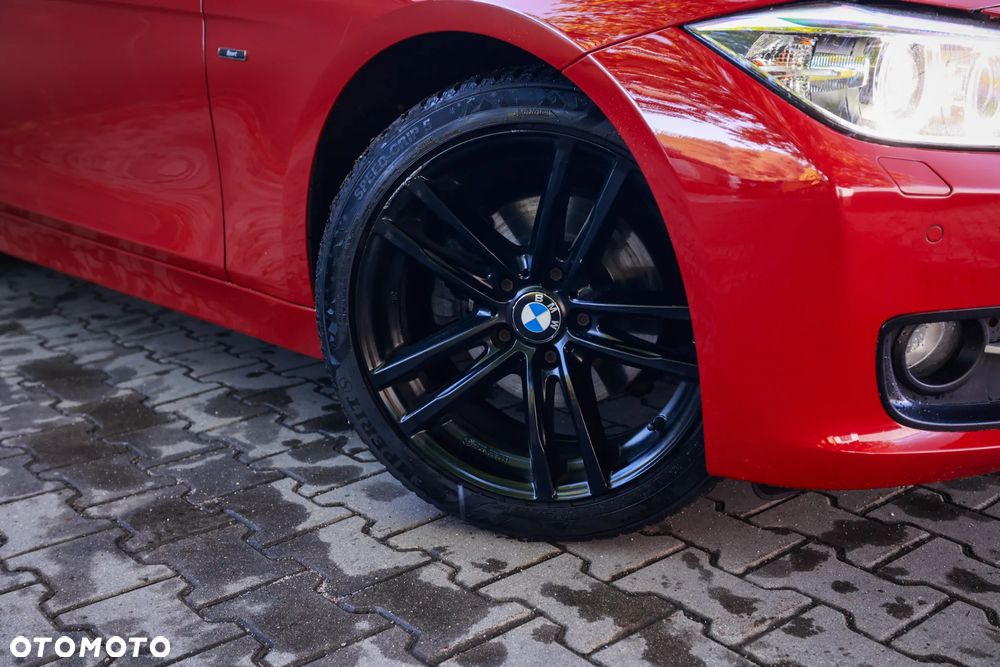 BMW Seria 3 320d DPF Edition Sport - 2