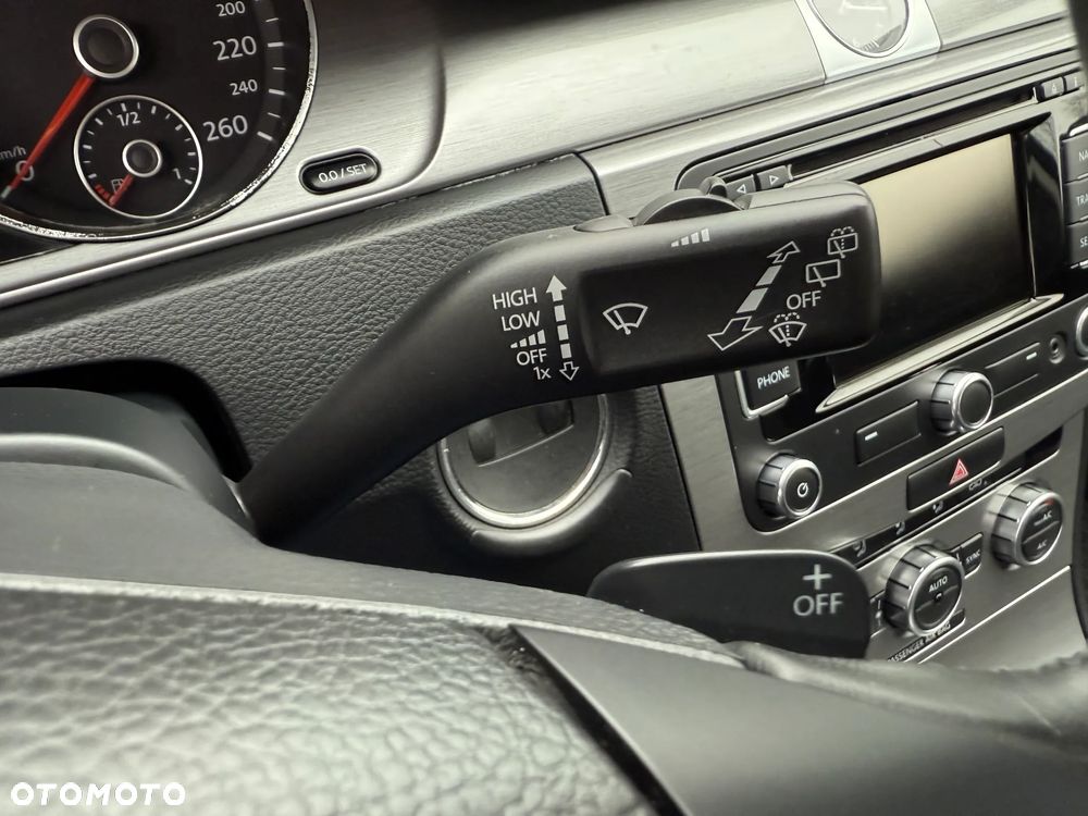 Volkswagen Passat 2.0 TDI Comfortline DSG - 8