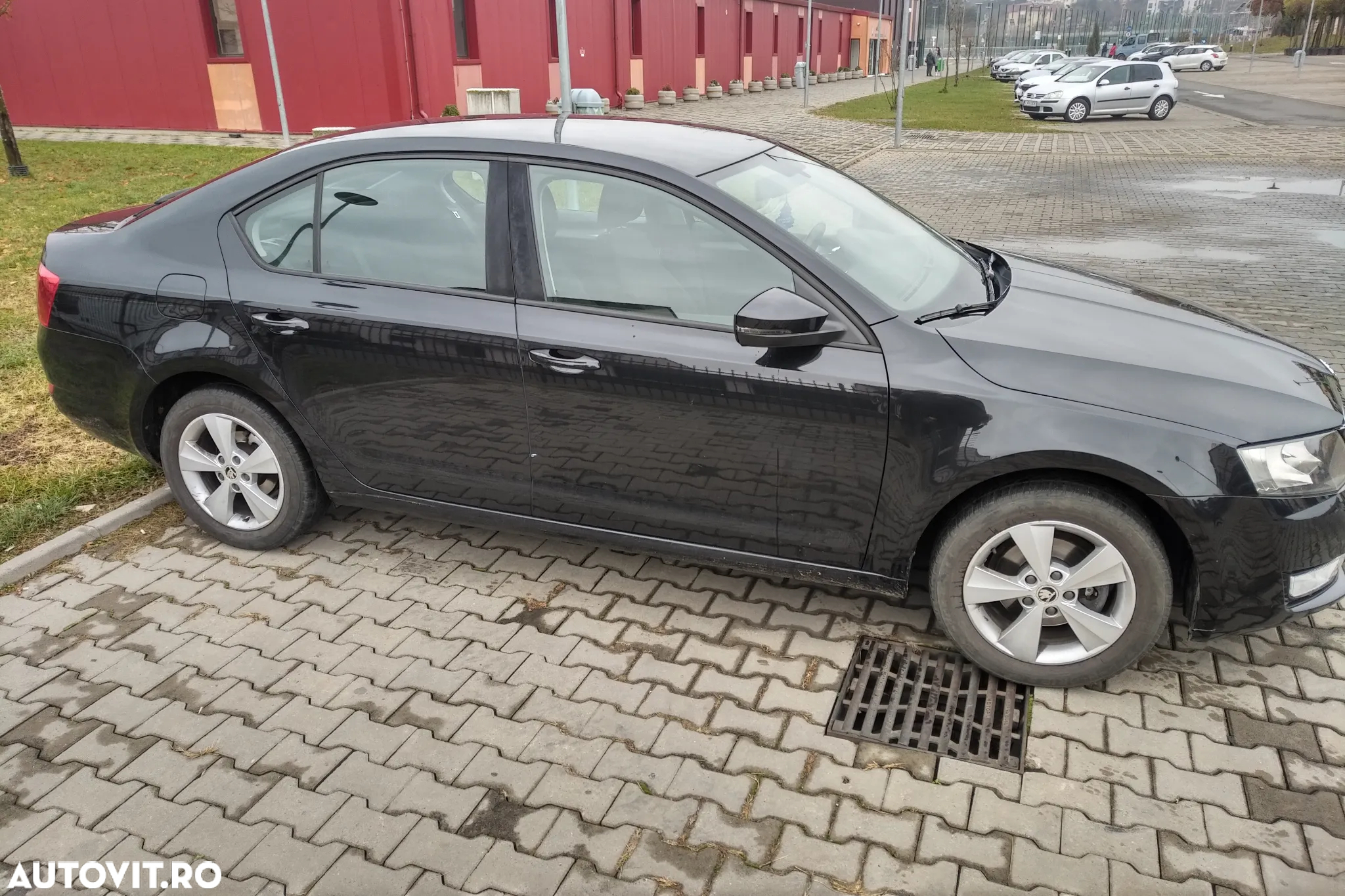 Skoda Octavia 1.6 TDI AMBITION - 12