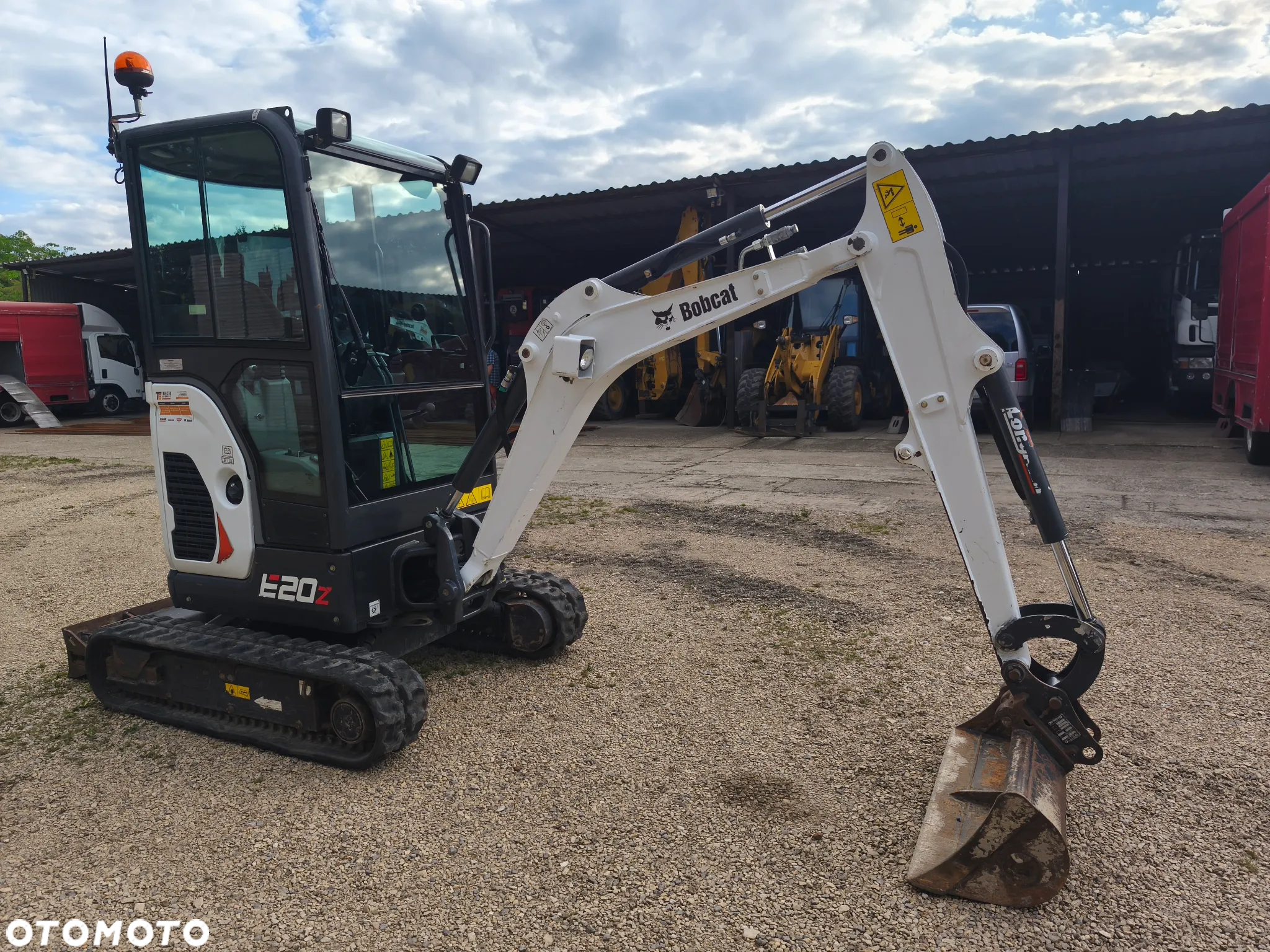Bobcat E20 - 4