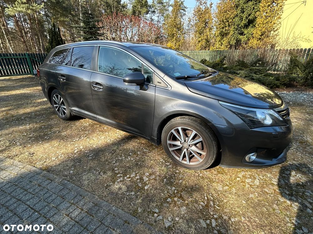 Toyota Avensis 2.0 D-4D Premium - 3