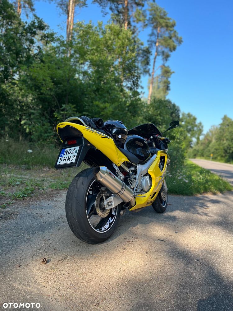 Honda CBR - 13
